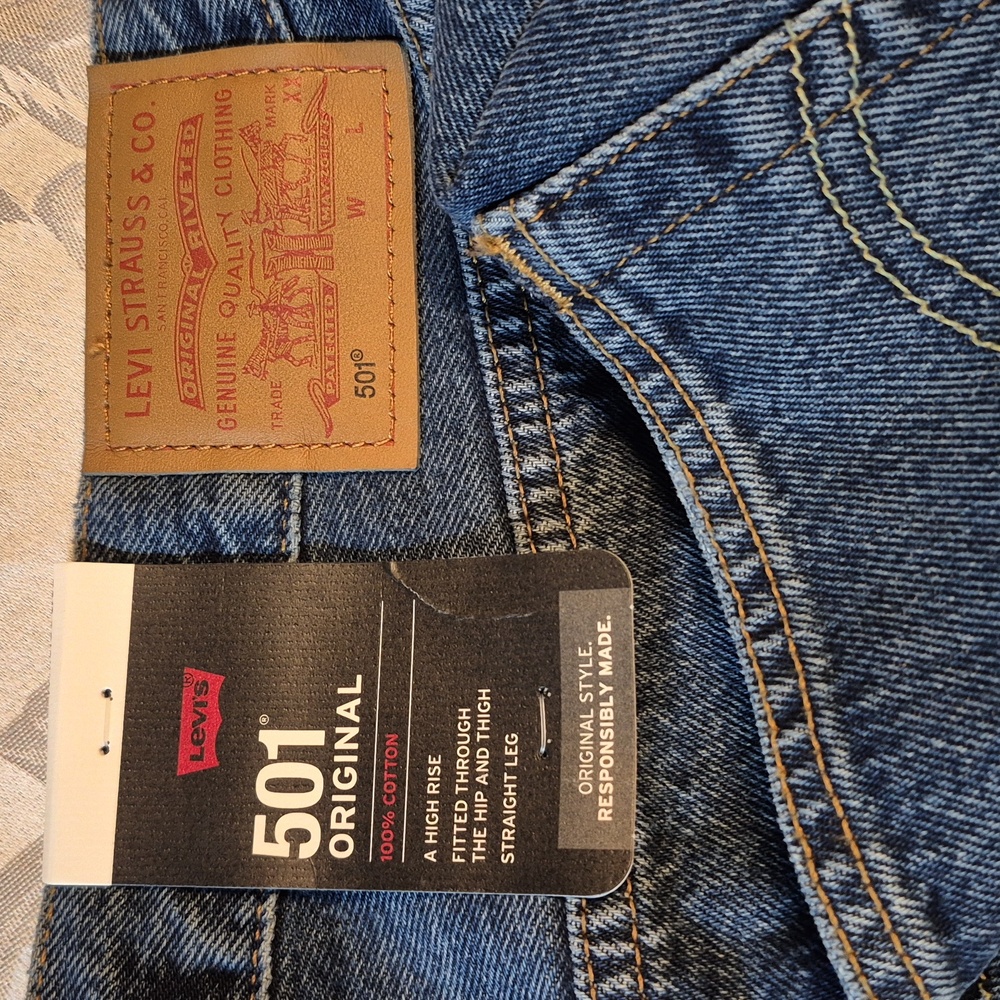 NWT•Woman's Levi's 501 Original•High Rise•Button Fly•W33/L32•100%Cotton - Picture 6 of 12